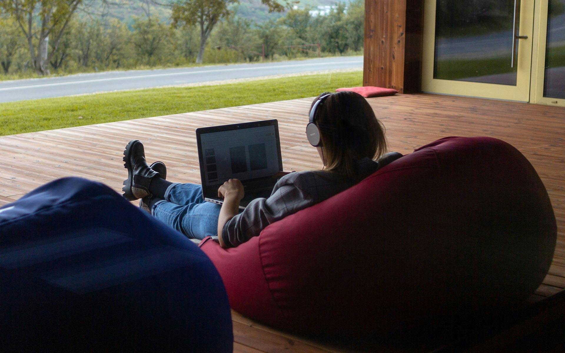 Sit back and play - possible at any time with a beanbag chair | Credit: Flipsnack / Unsplash