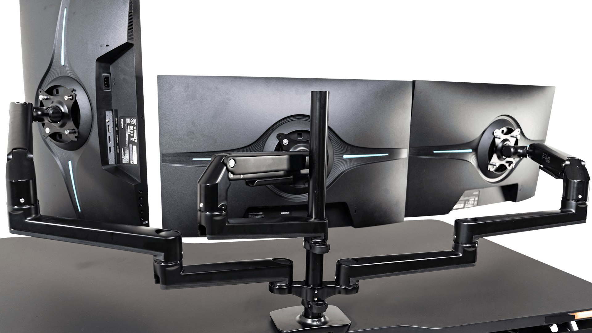 Il supporto multi monitor per scrivania gaming LeetDesk offre molte nuove possibilità per il gioco, lo streaming e il lavoro.